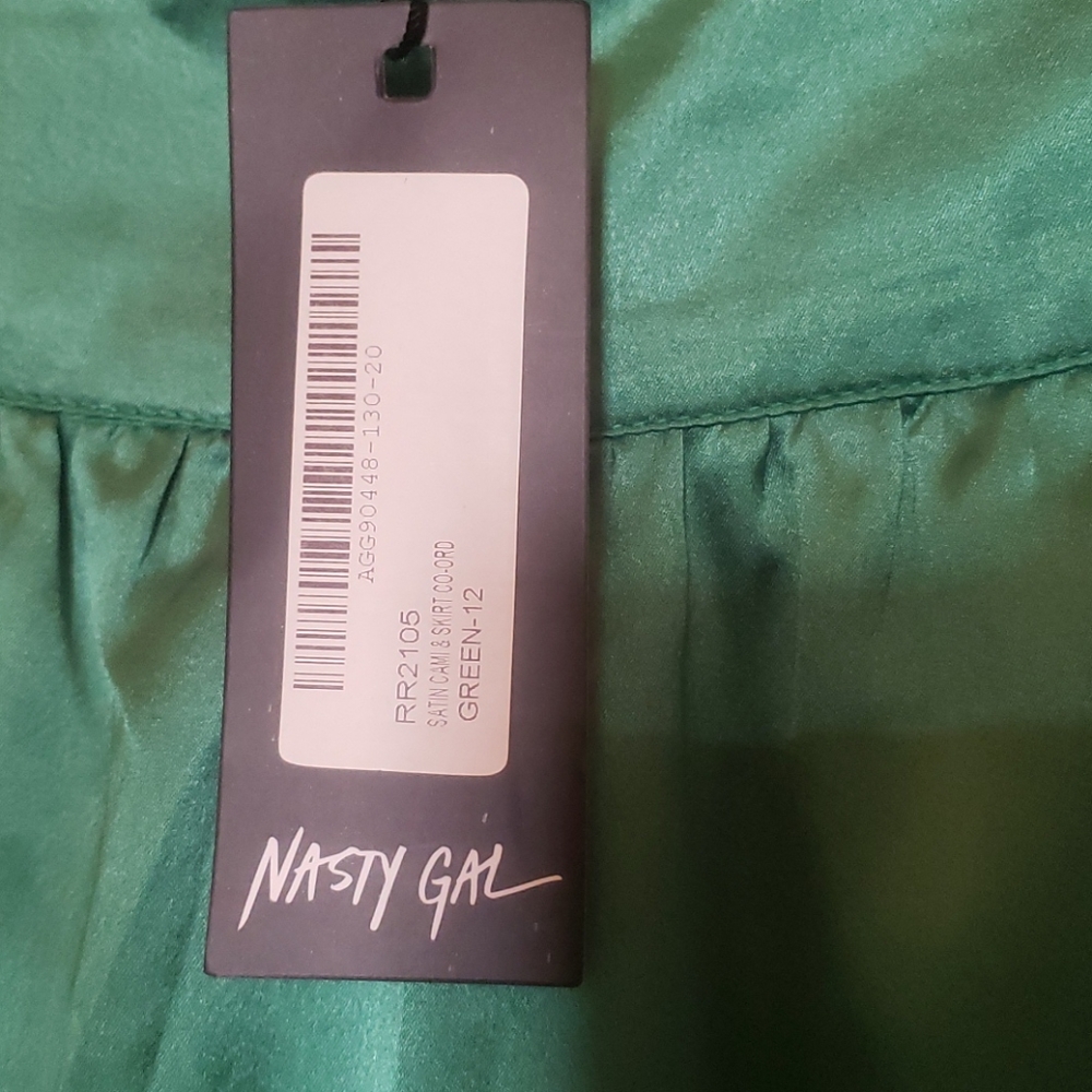 Nasty Gal Collection Green Satin Cami & Skirt - Picture 4 of 7